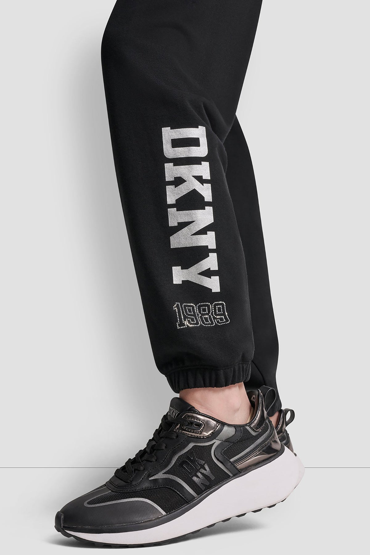 DKNY 1989 RHINESTUD LOGO JOGGER Black | DKNY