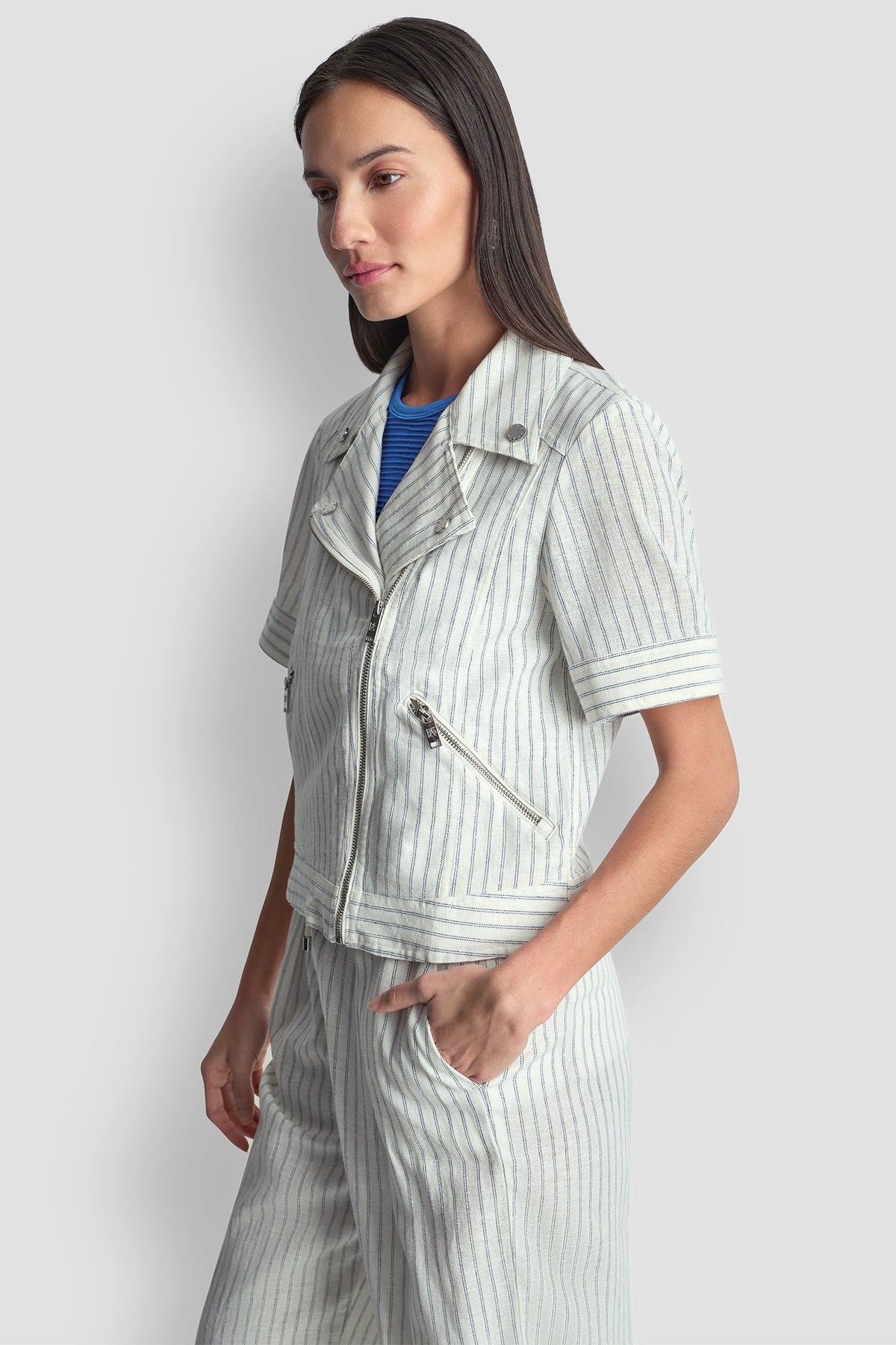 PINSTRIPE SHORT SLEEVE MOTO JACKET Ivory/Admiral | DKNY